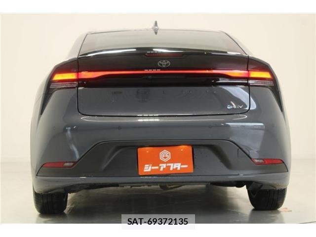 Toyota PRIUS 2023-04 8726014-10