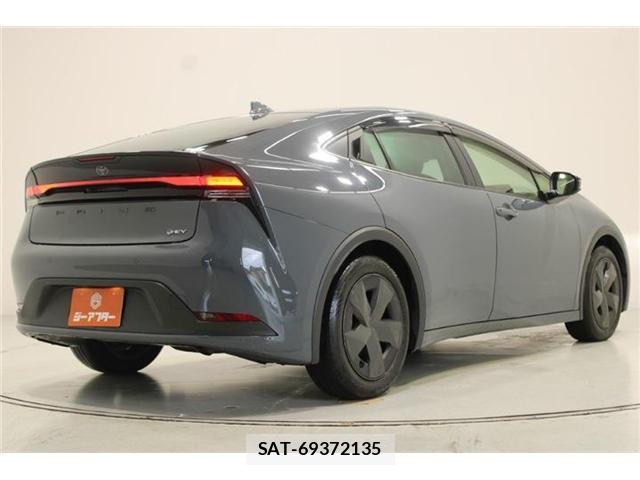 Toyota PRIUS 2023-04 8726014-11