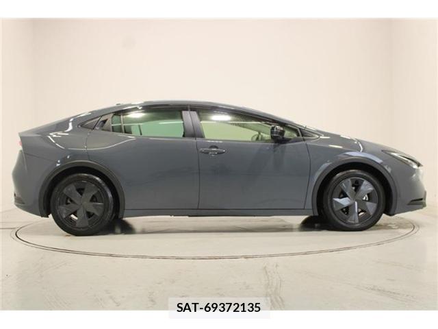 Toyota PRIUS 2023-04 8726014-12