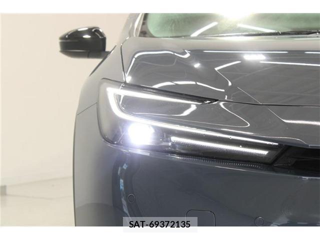 Toyota PRIUS 2023-04 8726014-16