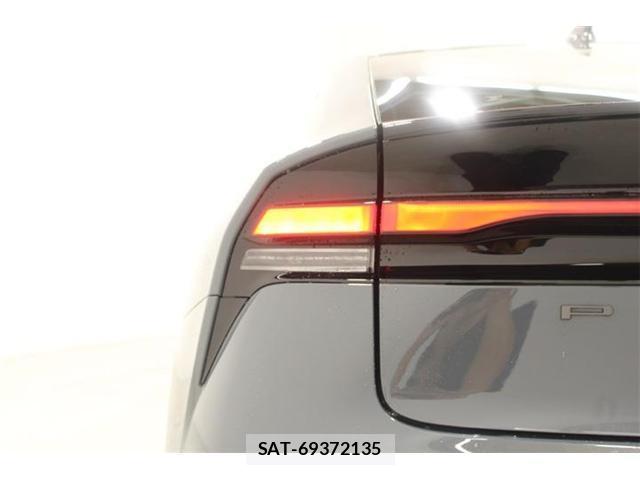 Toyota PRIUS 2023-04 8726014-18