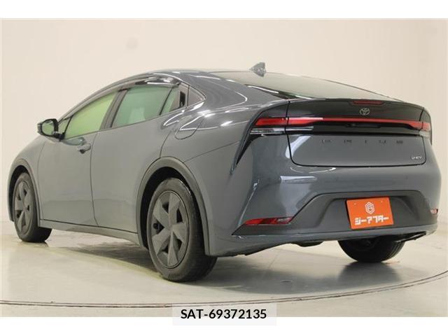 Toyota PRIUS 2023-04 8726014-9
