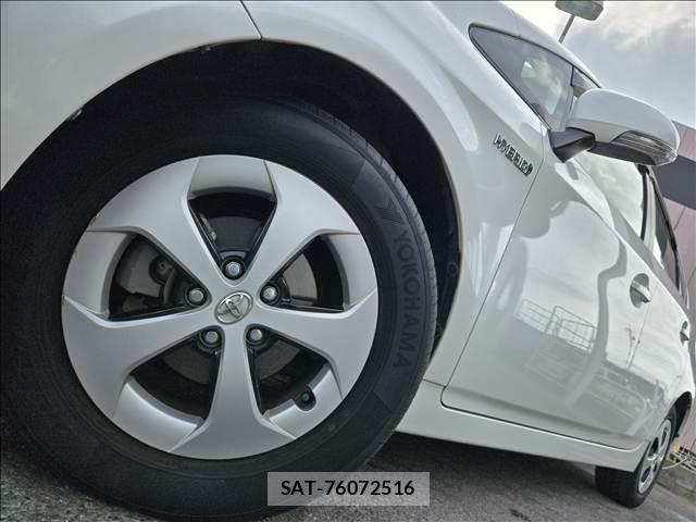 Toyota PRIUS 2013-08 8726052-18