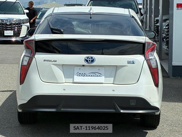 Toyota PRIUS 2016-12 8726105-1