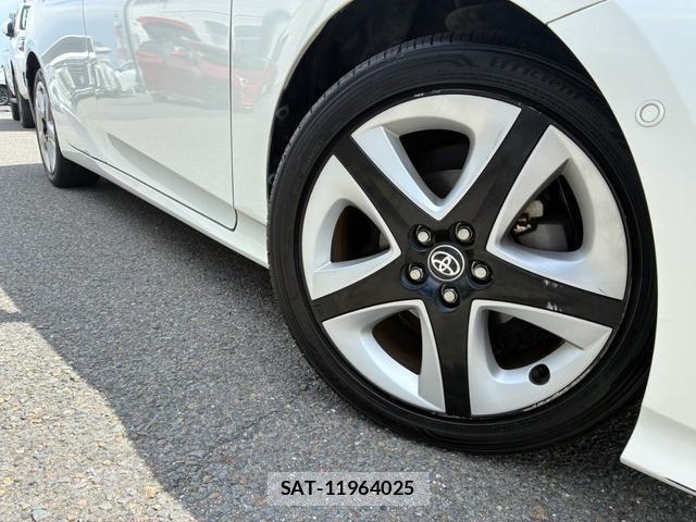 Toyota PRIUS 2016-12 8726105-12