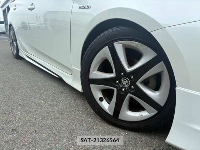 Toyota PRIUS 2016-12 8726107-12
