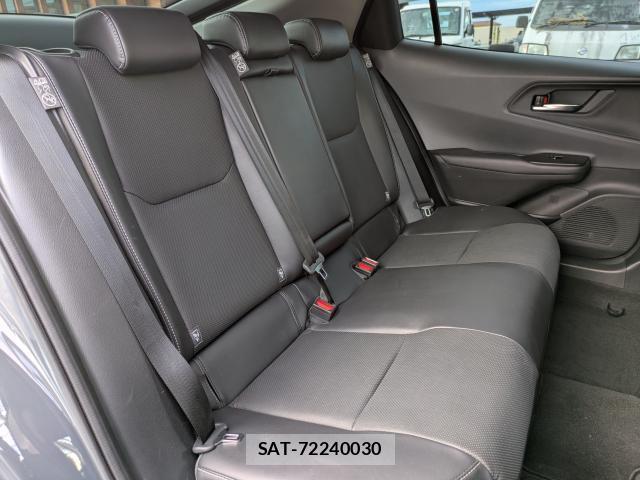 Toyota PRIUS 2023-06 8726165-12