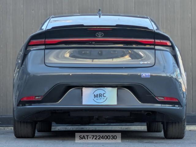 Toyota PRIUS 2023-06 8726165-8