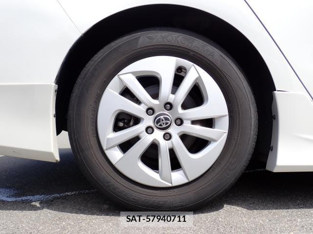 Toyota PRIUS 2016-01 8726327-19