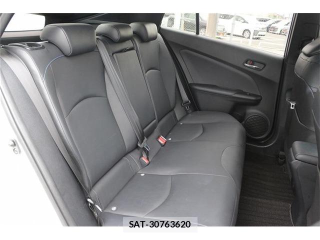 Toyota PRIUS 2016-09 8726628-14