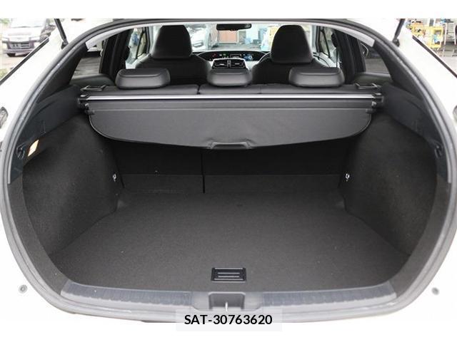Toyota PRIUS 2016-09 8726628-15