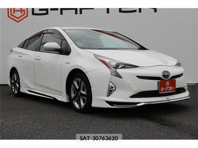 Toyota PRIUS 2016-09 8726628-19