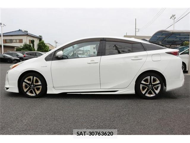 Toyota PRIUS 2016-09 8726628-9