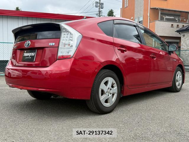 Toyota PRIUS 2014-08 8726652-10