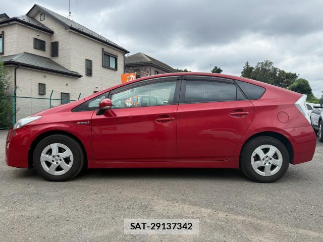Toyota PRIUS 2014-08 8726652-12