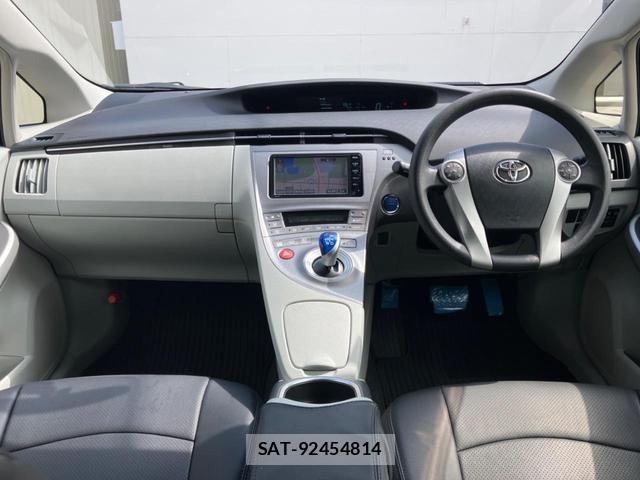 Toyota PRIUS 2014-09 8726782-1