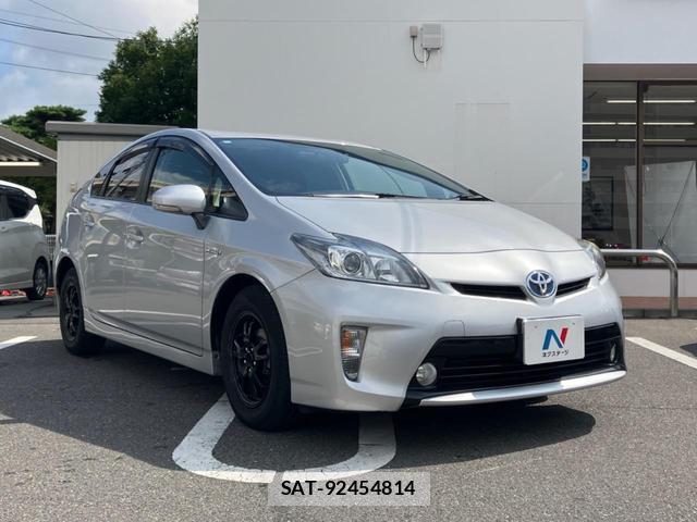Toyota PRIUS 2014-09 8726782-15