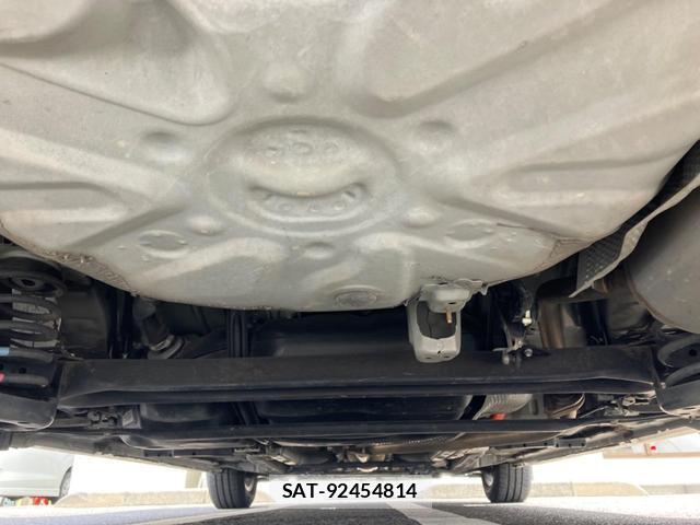 Toyota PRIUS 2014-09 8726782-18