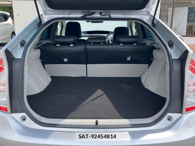 Toyota PRIUS 2014-09 8726782-9