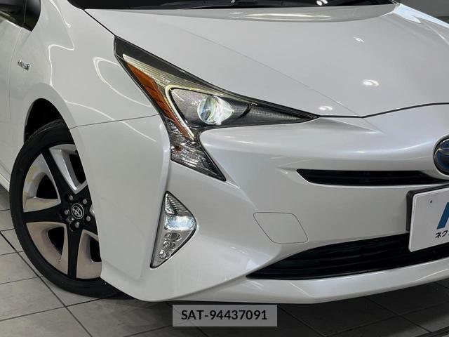 Toyota PRIUS 2017-11 8726816-11
