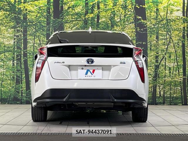 Toyota PRIUS 2017-11 8726816-14