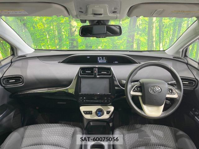 Toyota PRIUS 2017-08 8727104-1