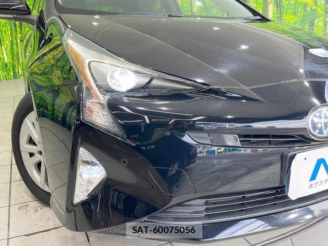 Toyota PRIUS 2017-08 8727104-11