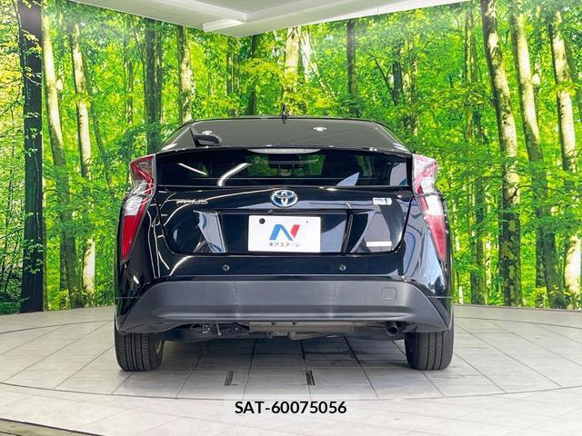 Toyota PRIUS 2017-08 8727104-14