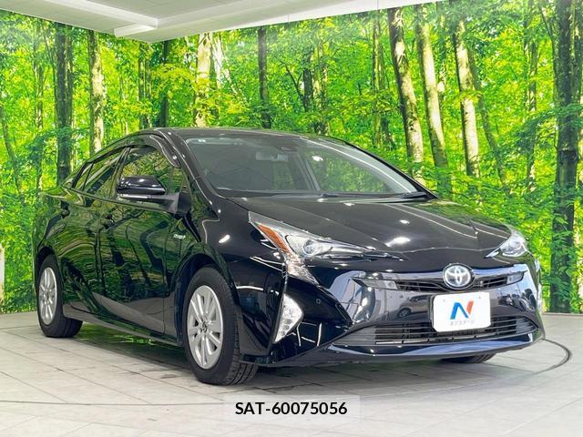 Toyota PRIUS 2017-08 8727104-15