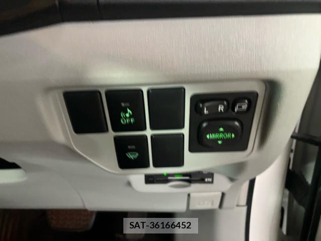 Toyota PRIUS 2013-10 8727177-15