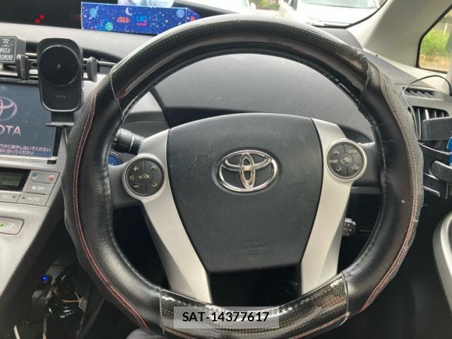 Toyota PRIUS 2015-07 8727194-10