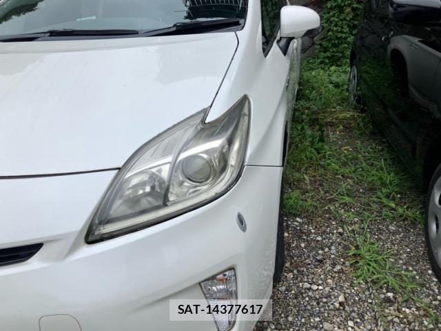 Toyota PRIUS 2015-07 8727194-12