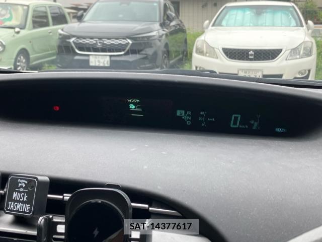 Toyota PRIUS 2015-07 8727194-15