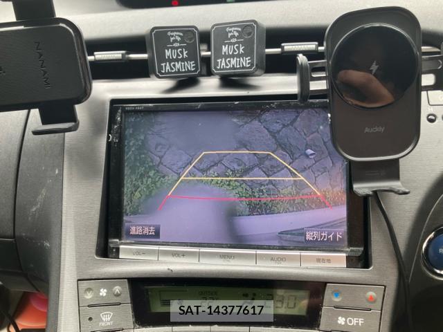 Toyota PRIUS 2015-07 8727194-19