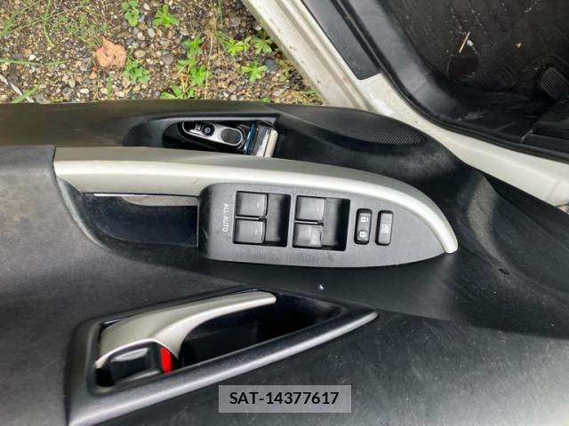 Toyota PRIUS 2015-07 8727194-5