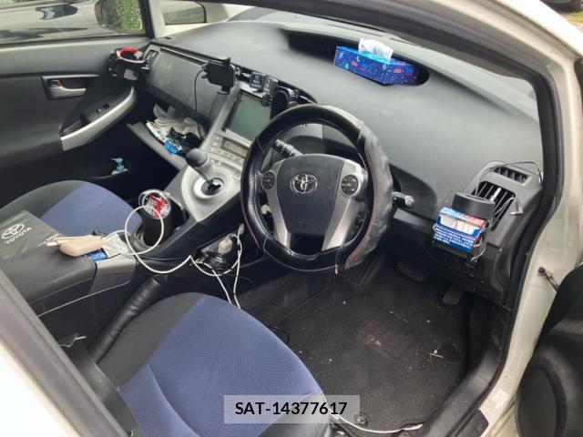 Toyota PRIUS 2015-07 8727194-7
