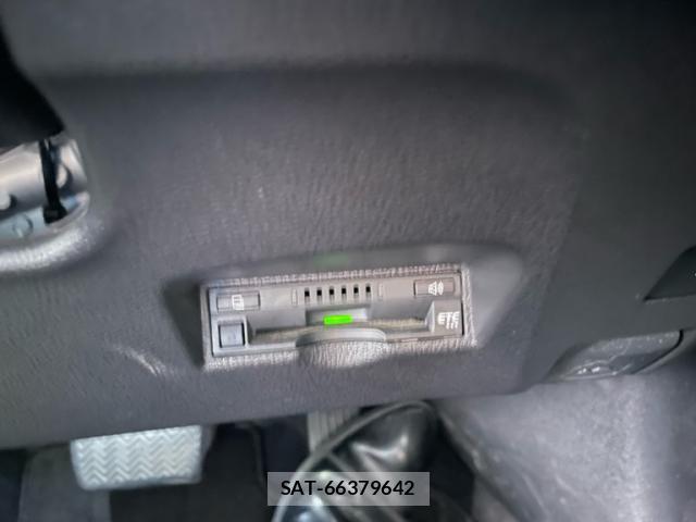 Toyota PRIUS 2017-10 8727220-19