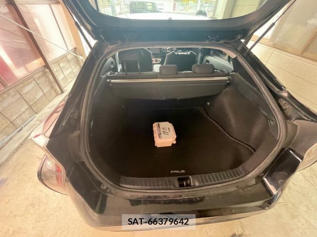 Toyota PRIUS 2017-10 8727220-4