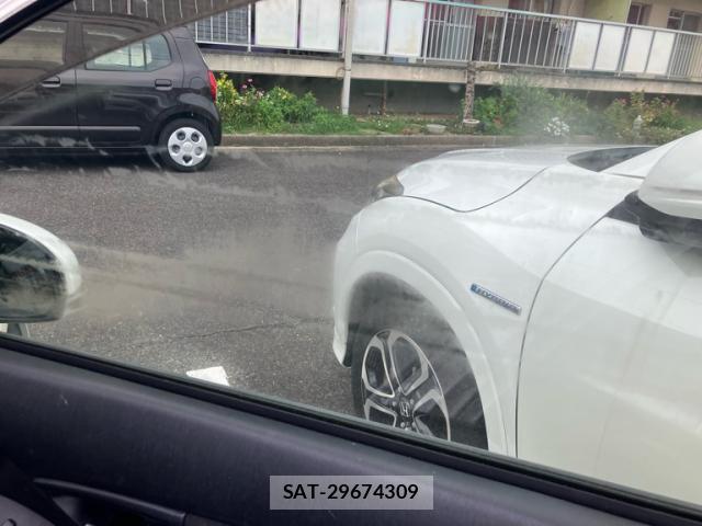 Toyota PRIUS 2013-07 8727277-10