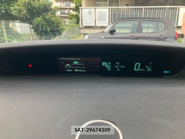 Toyota PRIUS 2013-07 8727277-15