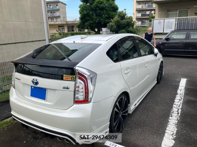 Toyota PRIUS 2013-07 8727277-2