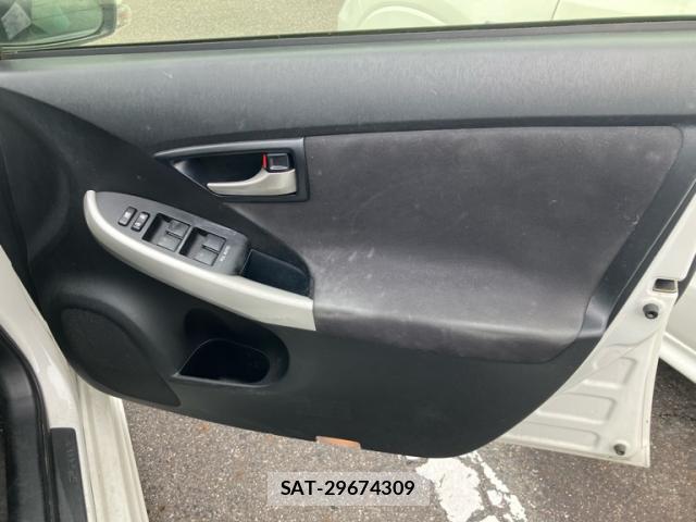 Toyota PRIUS 2013-07 8727277-9