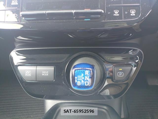 Toyota PRIUS 2021-02 8727477-11