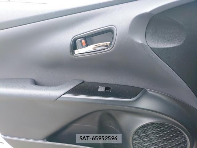 Toyota PRIUS 2021-02 8727477-12