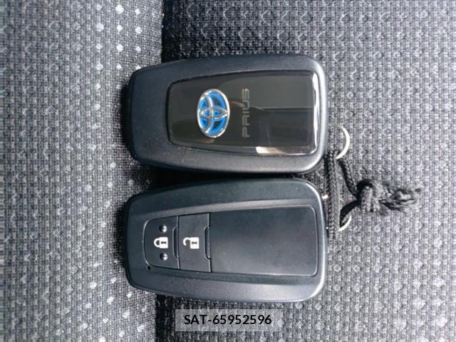 Toyota PRIUS 2021-02 8727477-14