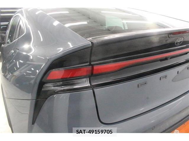 Toyota PRIUS 2023-11 8727910-15