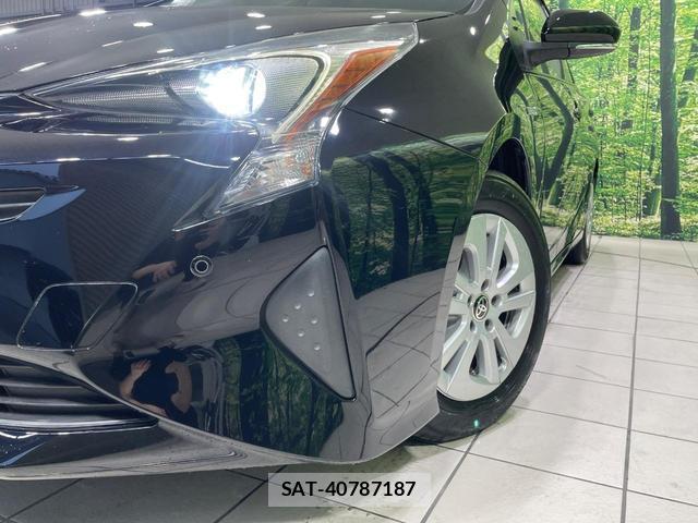 Toyota PRIUS 2017-07 8727982-11