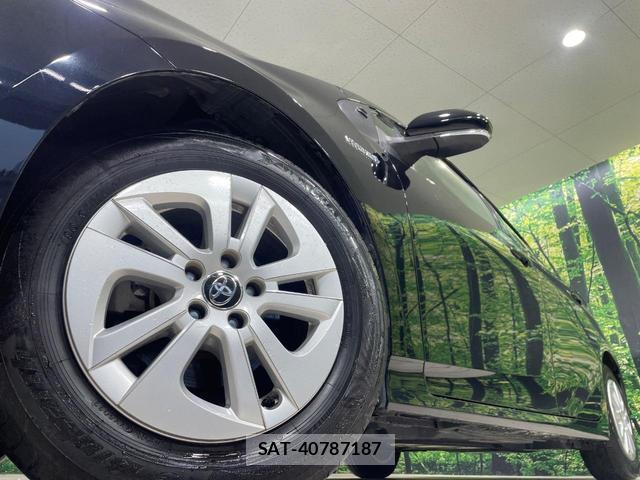 Toyota PRIUS 2017-07 8727982-12
