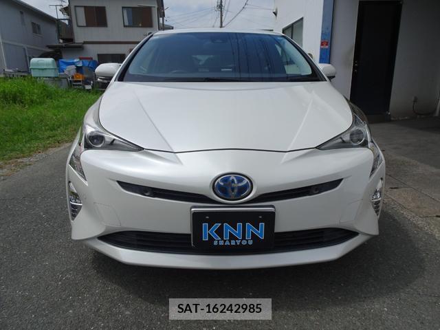 Toyota PRIUS 2018-03 8728258-1