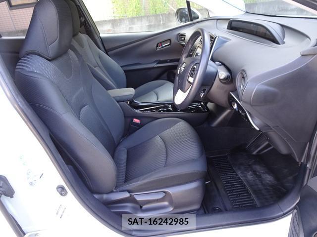 Toyota PRIUS 2018-03 8728258-10